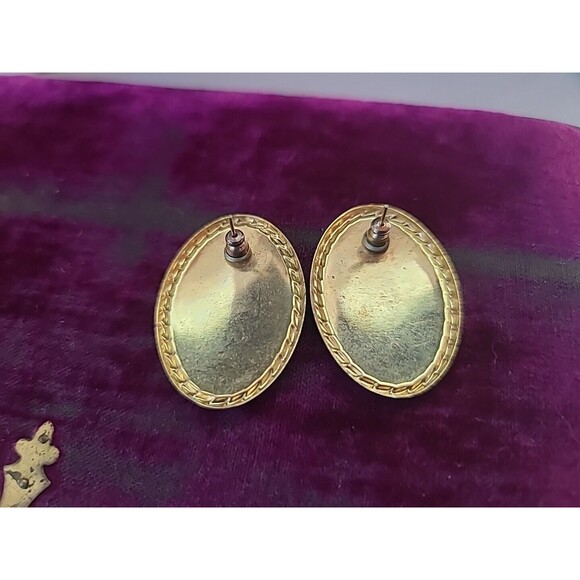 Vintage Oval Shaped Enamel Stud Earrings - Picture 7 of 10